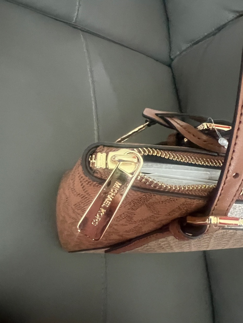 Michael Kors voyager Camel Brown Tote Bag with Gold Hardware - Picture 14 of 14